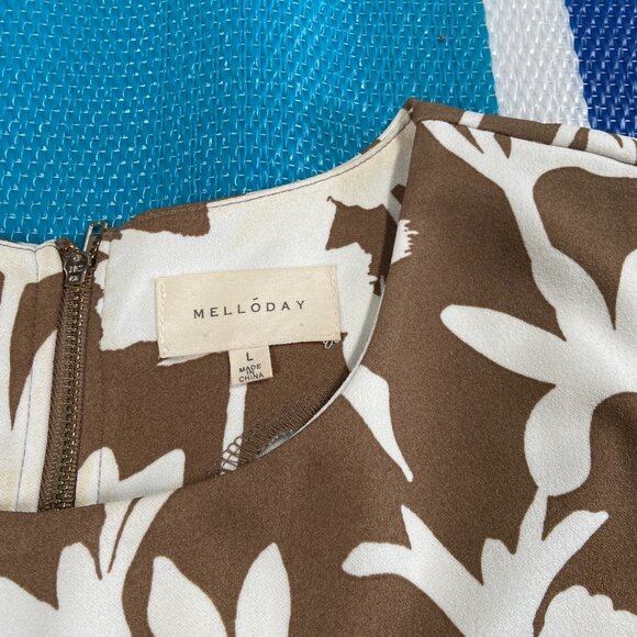 Melloday Large Tan\White Pullover Scoop-Neck - Picture 7 of 7